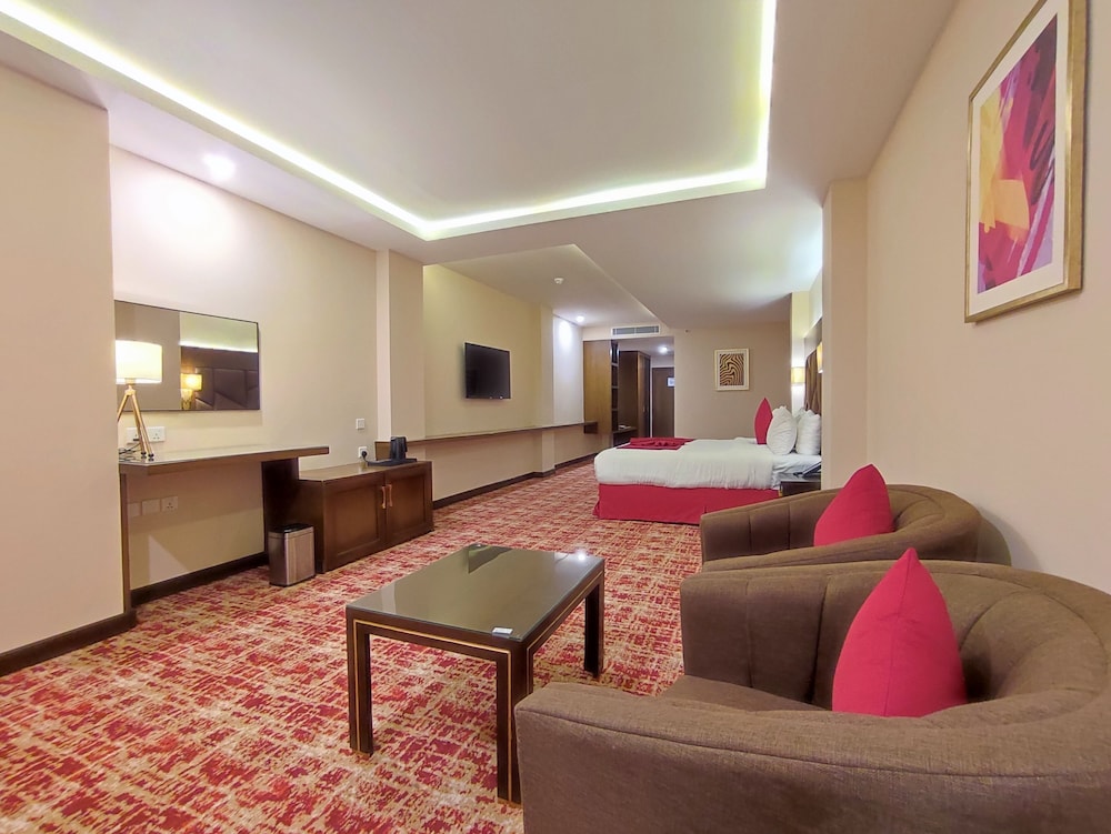 Ramada by Wyndham Murree Lower Topa Resort 57/87