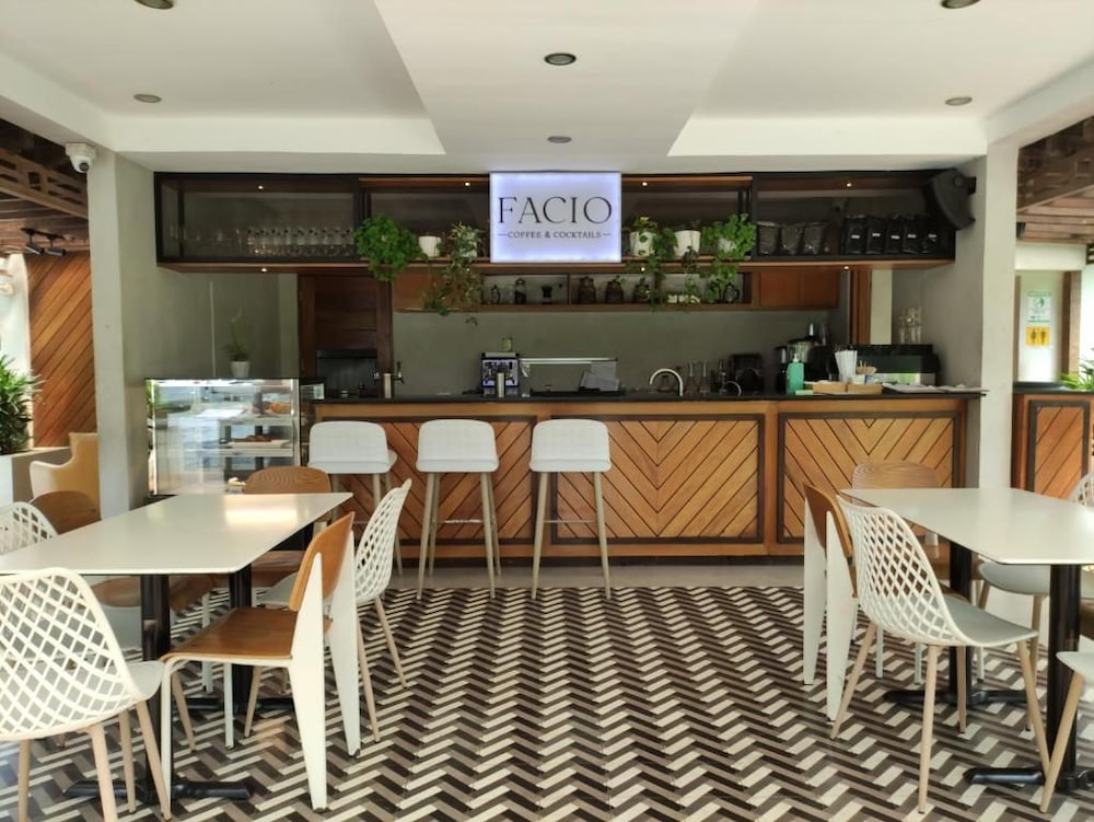 Hortz Hotels and Resorts 10/16
