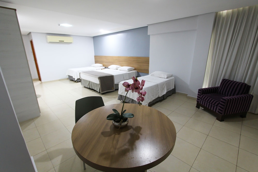 Golden Ville Hotel 61/66