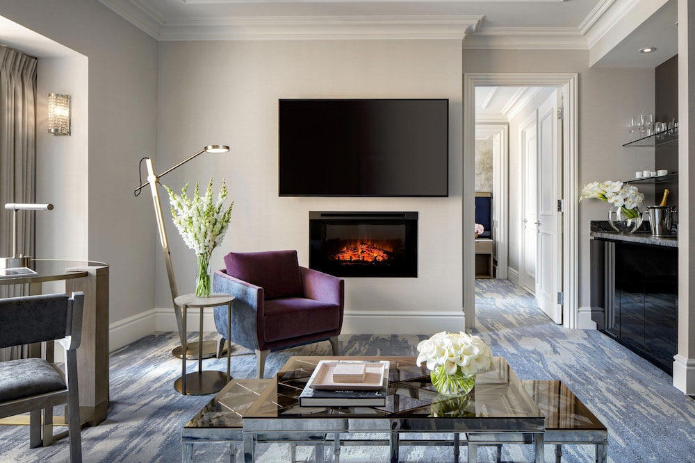 The St Regis Toronto 45/66