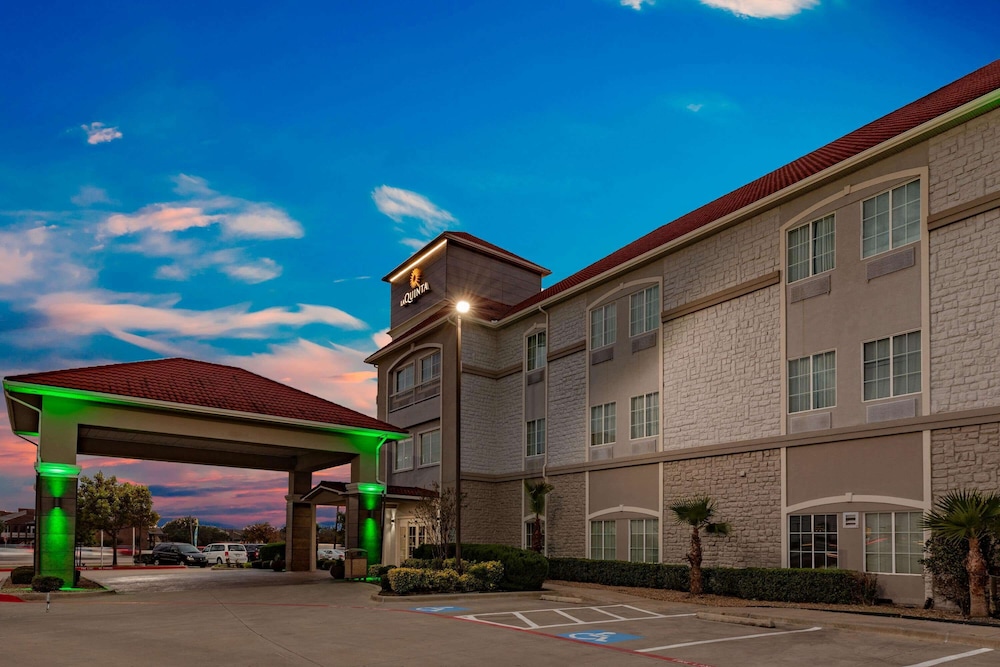 La Quinta Inn & Suites by Wyndham Garland Harbor Point 4/54