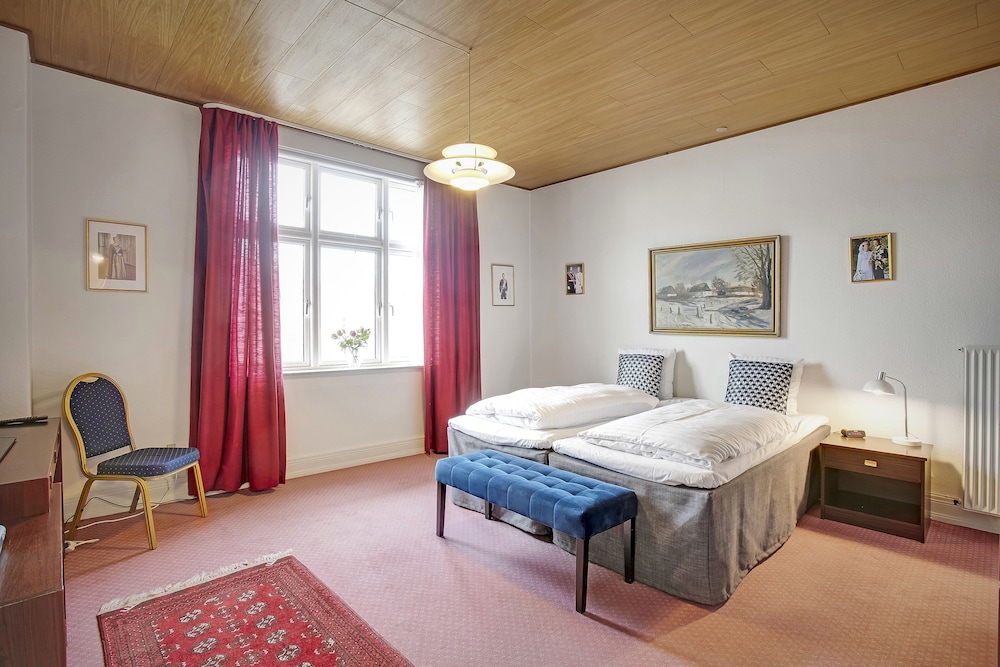 Palads Hotel 12/48