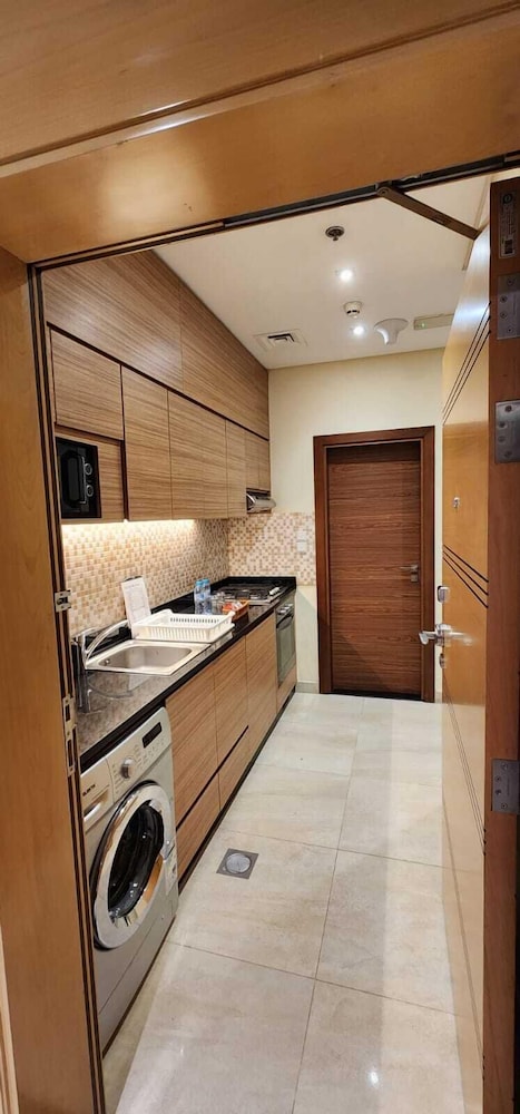 Tulip Al Barsha Hotel Apartment 15/85
