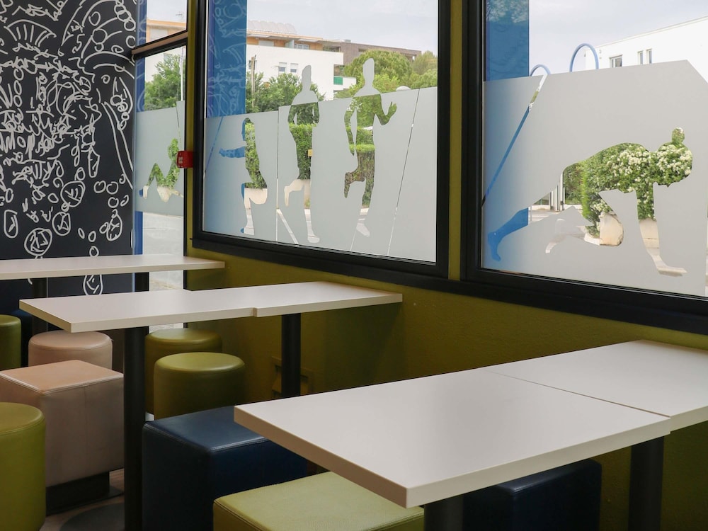 ibis budget Montpellier Sud Pres d Arenes 57/71