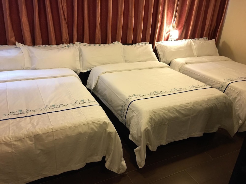 California Hotel 22/50