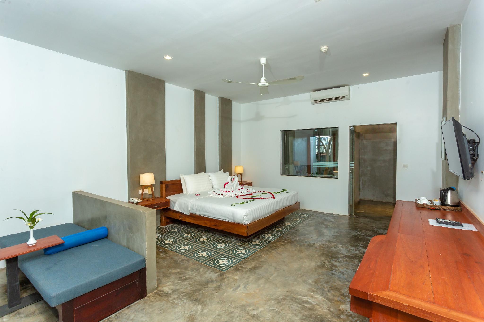 Cabana, King Bed, Pool Access