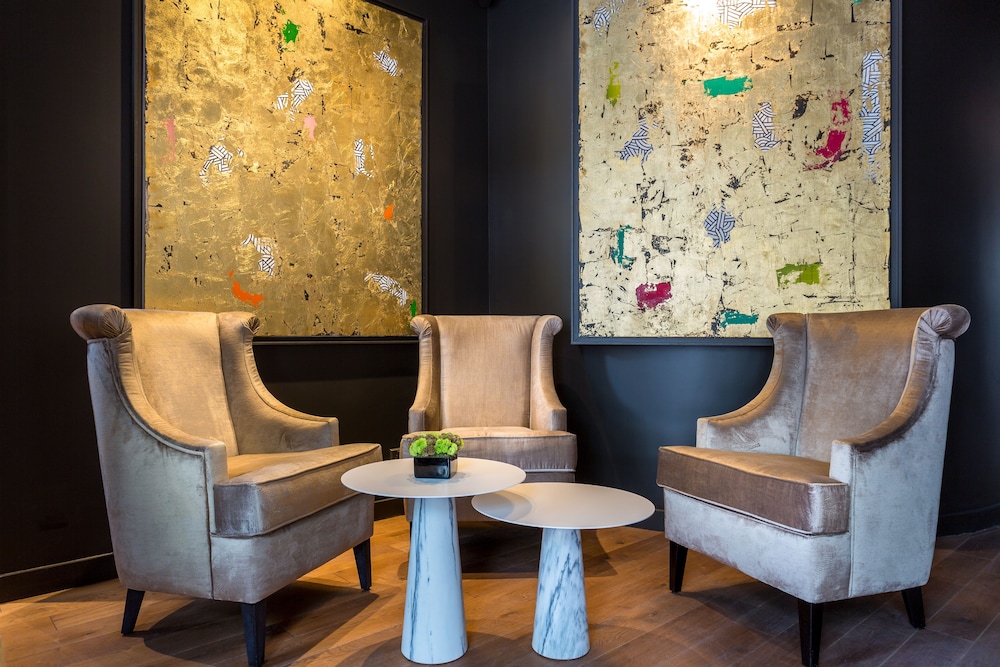 HOTEL LA COMTESSE 49/59