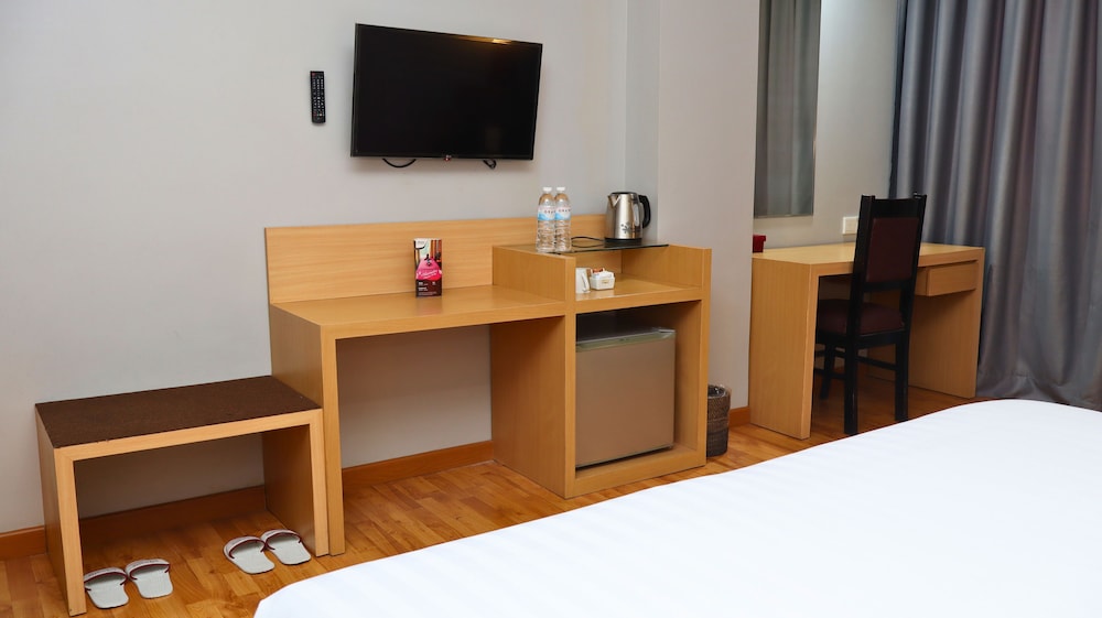 AMALIA HOTEL 34/45