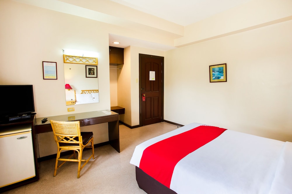 Humberto's Hotel 8/53
