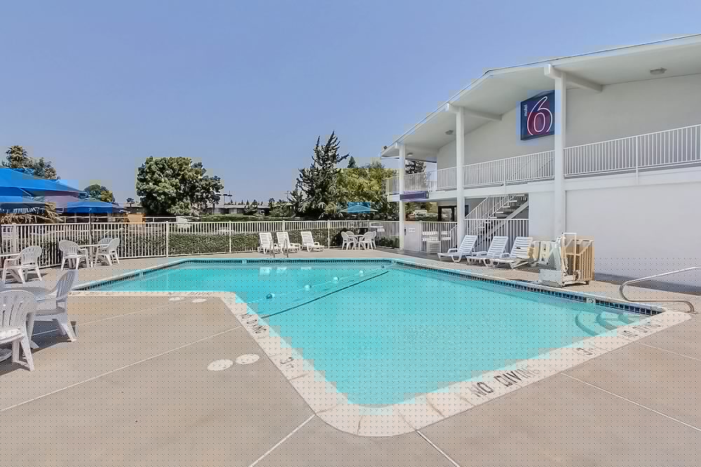 Motel6 Sunnyvale, CA - South 22/38
