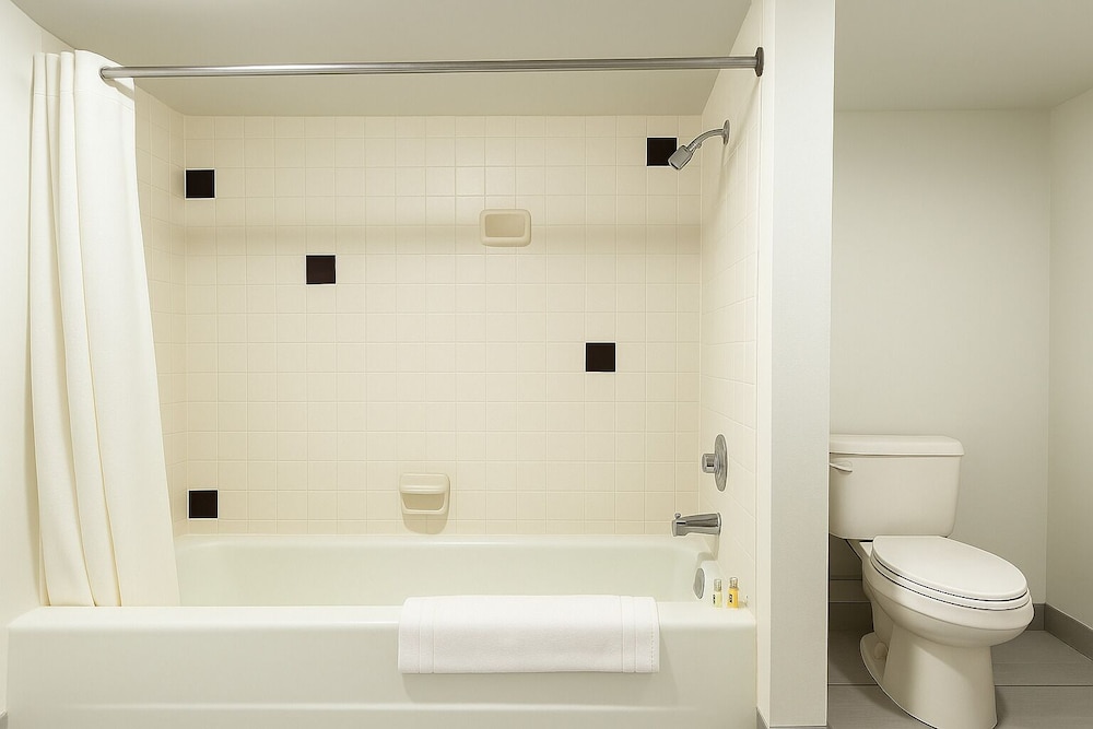 Oyster Bay Inn & Suites 68/70