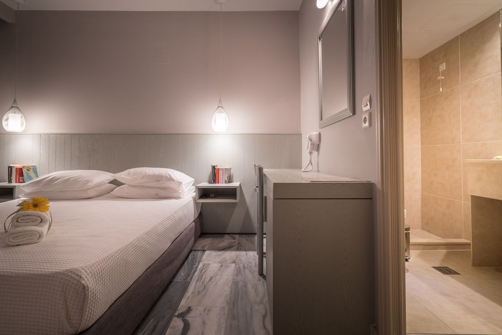 ROOM, DOUBLE BED, GARDEN VIEW, BALCONY