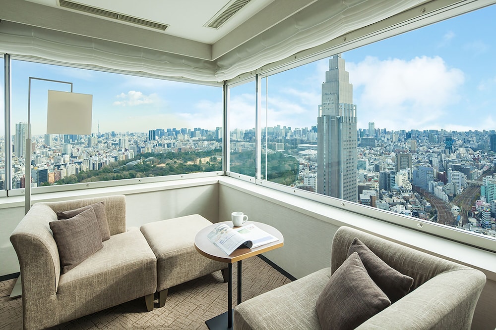 Century Southern Tower 44/70
