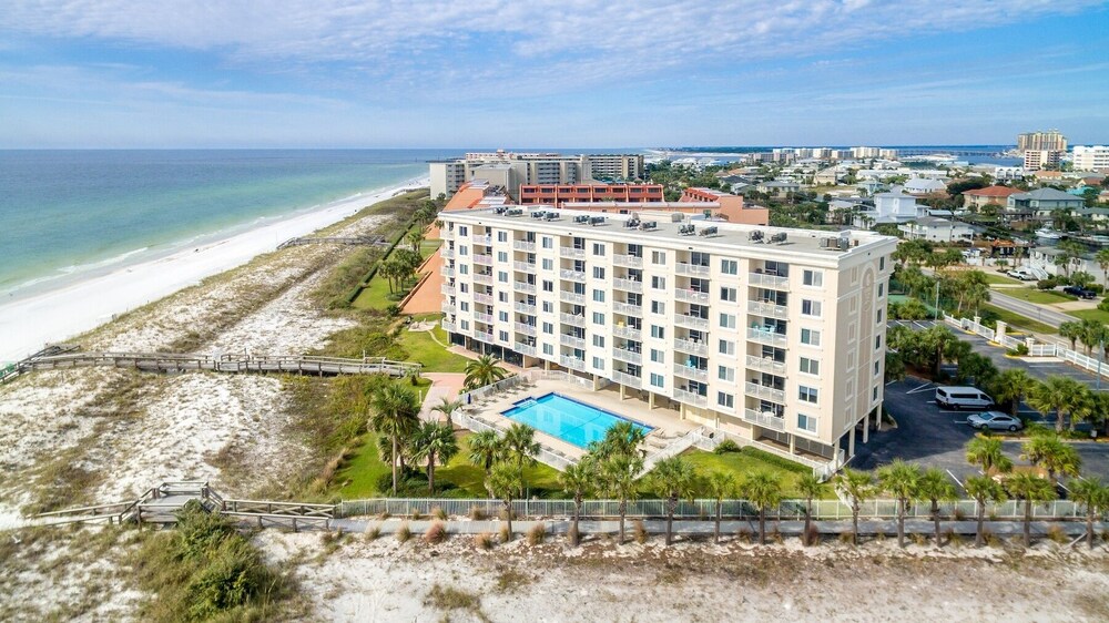 Destin on the Gulf By Holiday Isle 18/100