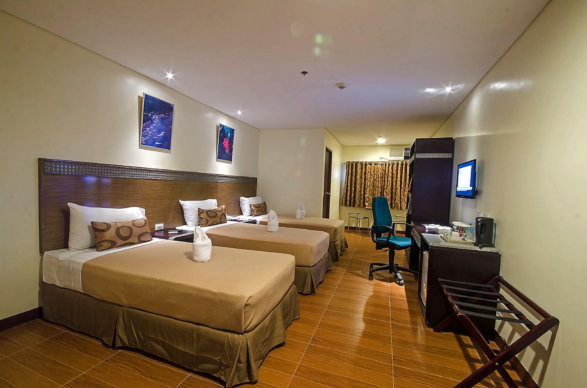 ROOM, TRIPLE, 3 BEDS