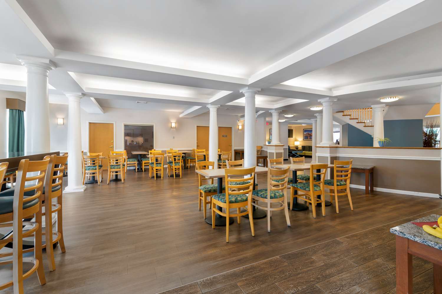 Best Western Plus Executive Court Inn & Conference Center 71/73