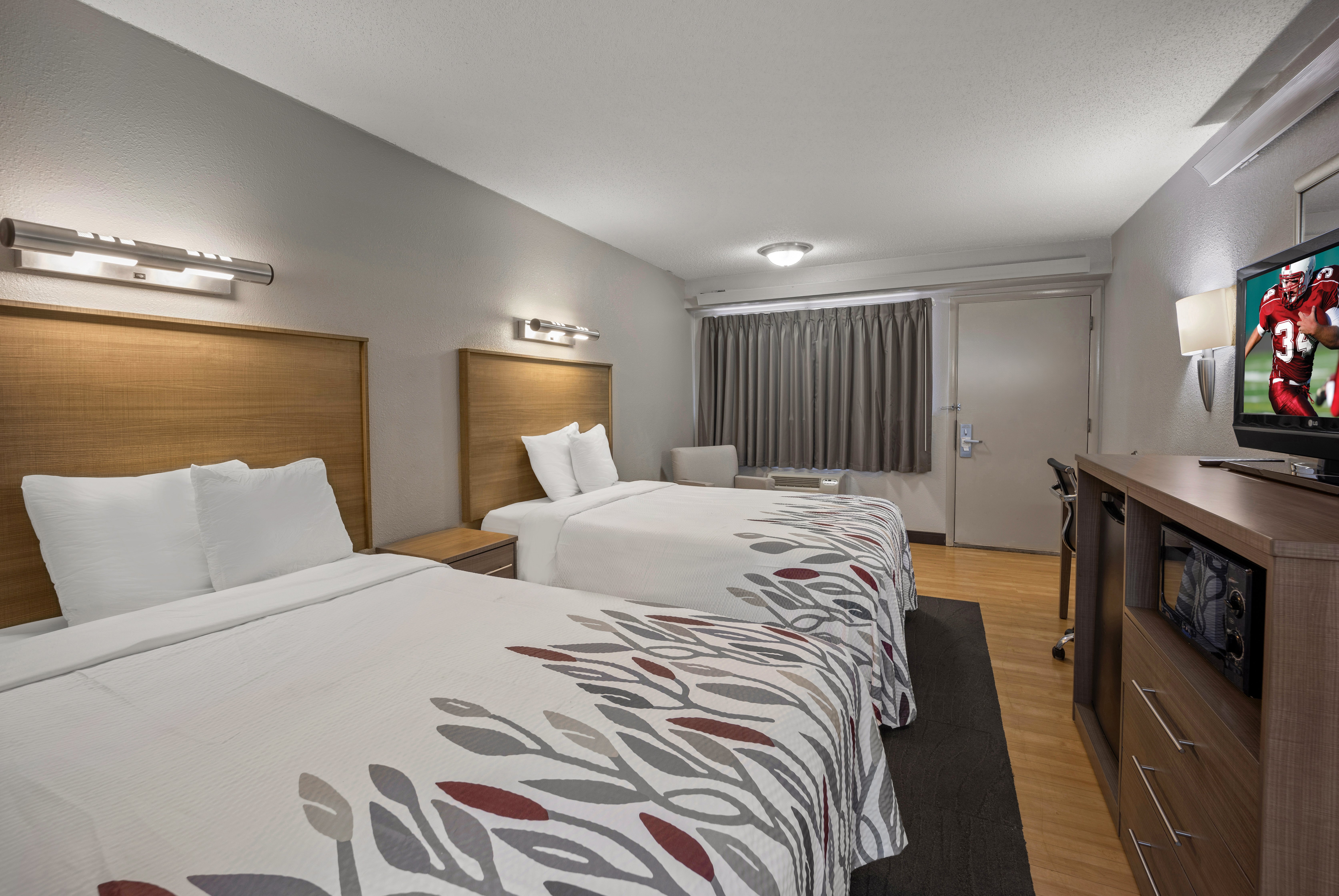 NON-SMOKING DELUXE 2 DOUBLE BEDS