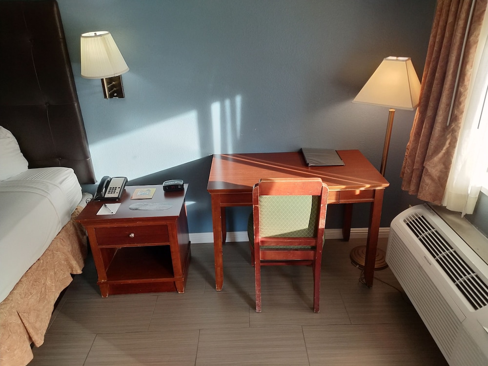 RIO DEL SOL INN NEEDLES 27/62