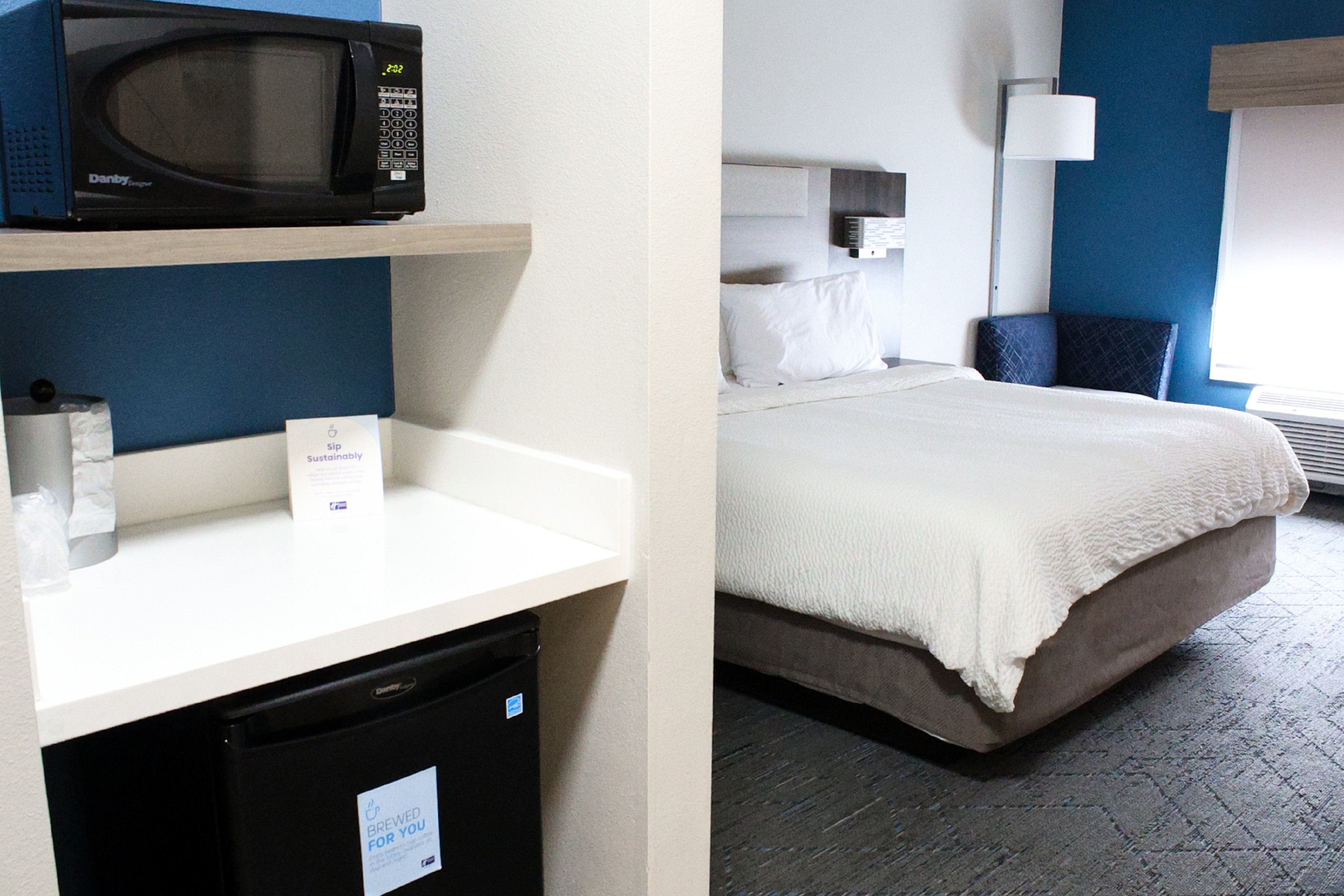 Holiday Inn Express Hotel Suites Plymouth 29/82