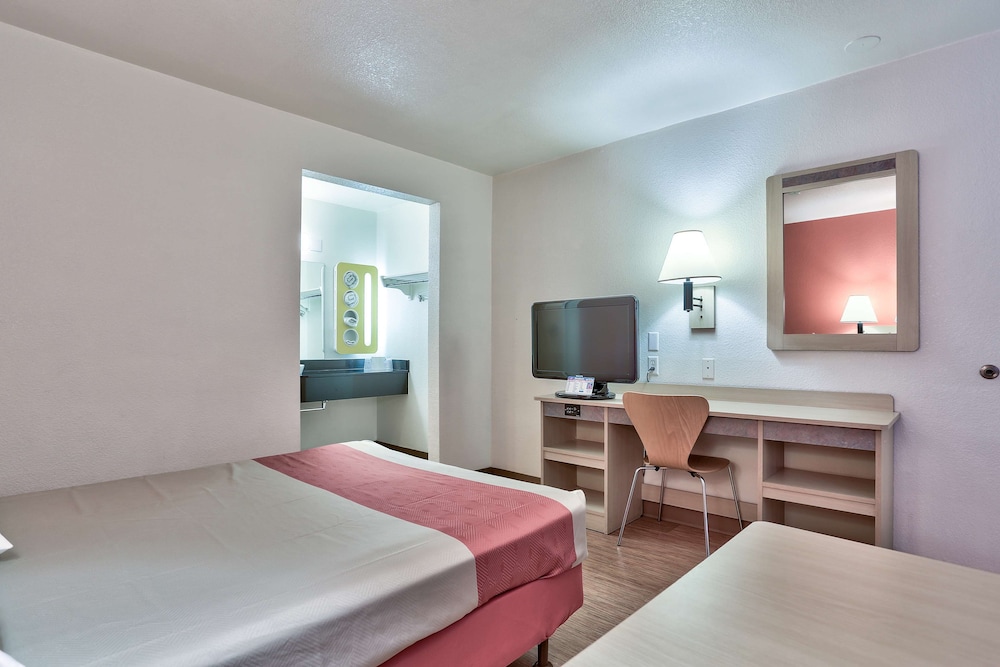 Motel6 Flagstaff, AZ - West - Woodland Village 20/50