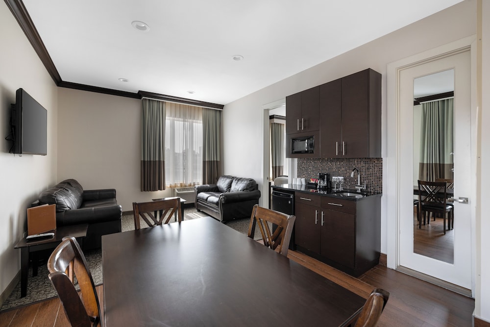 Condor Hotel by LuxUrban, Trademark Collection 37/50
