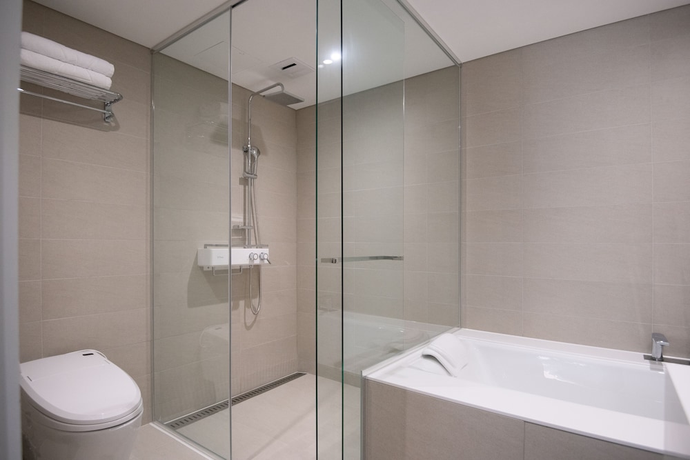 RESIDENCE, SUITE, KING BED