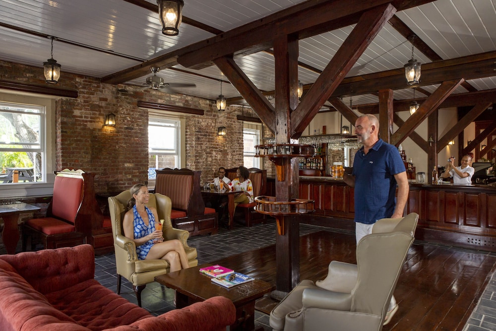 Copper and Lumber Store Hotel Boutique 32/65