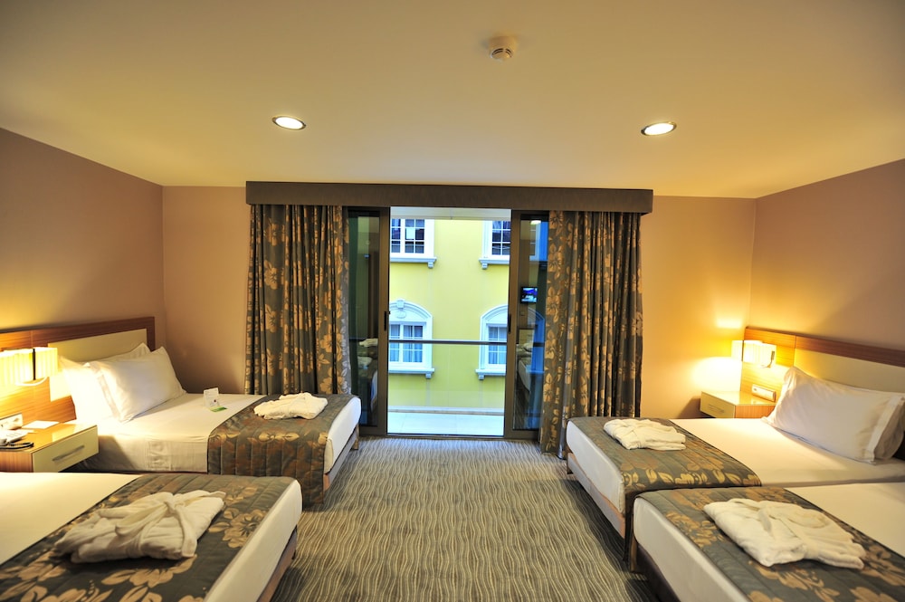 YASMAK COMFORT HOTEL 25/32