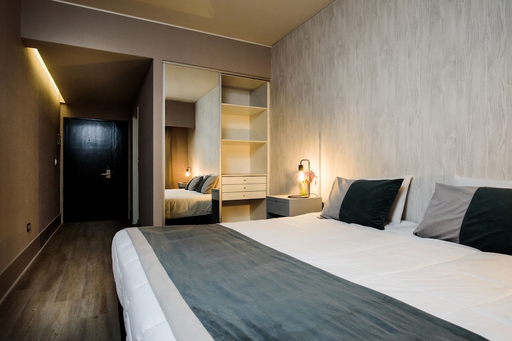 Room, Double Bed