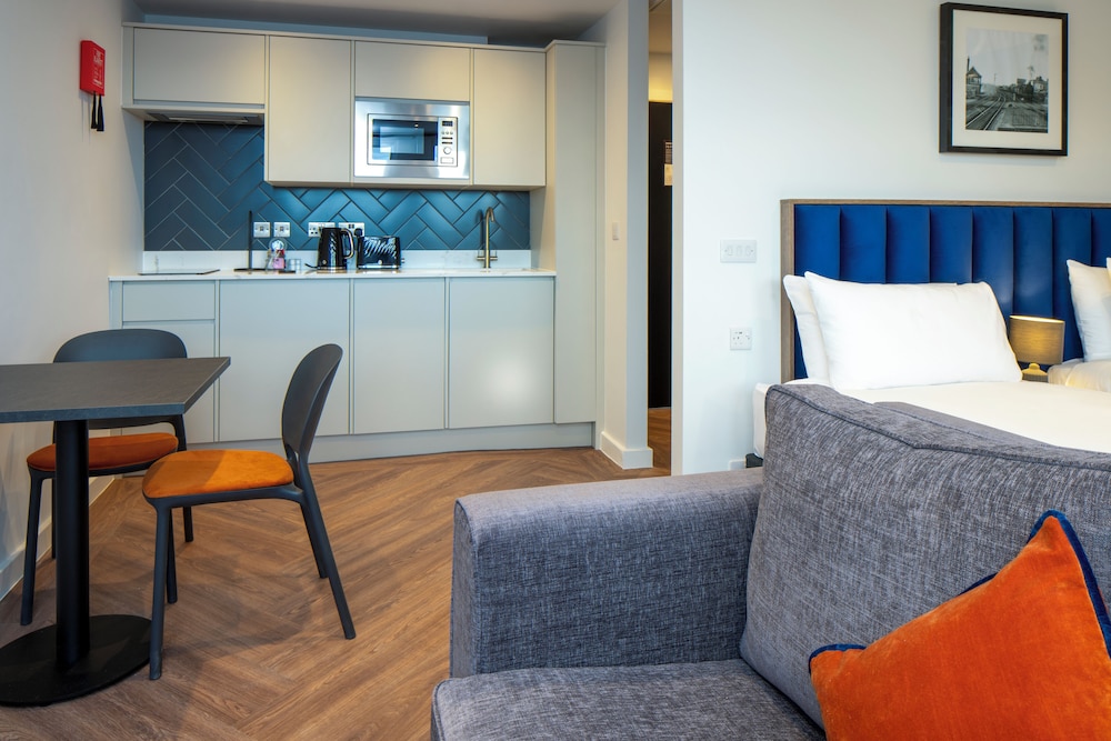 Station Suites 28/40