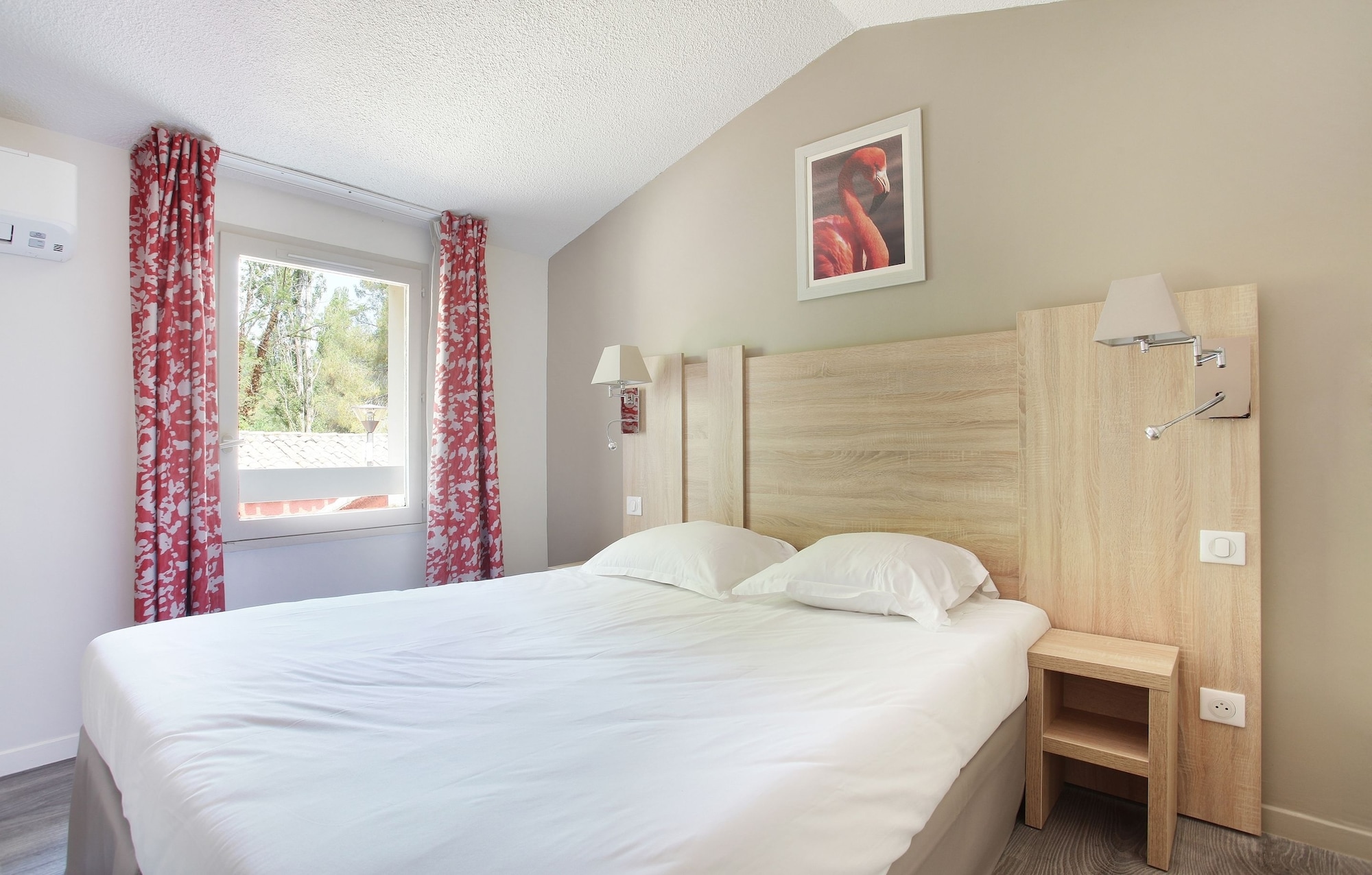 1 BEDROOM, MEZZANINE, APARTMENT