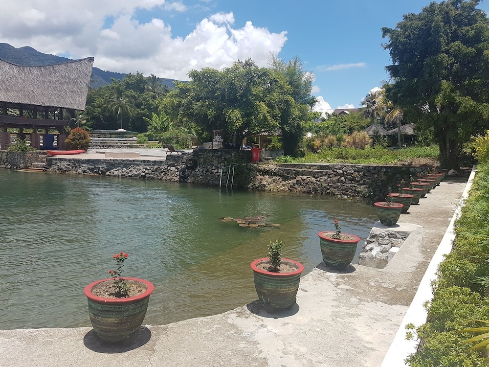 Zoe's Paradise Waterfront Hotel 30/39