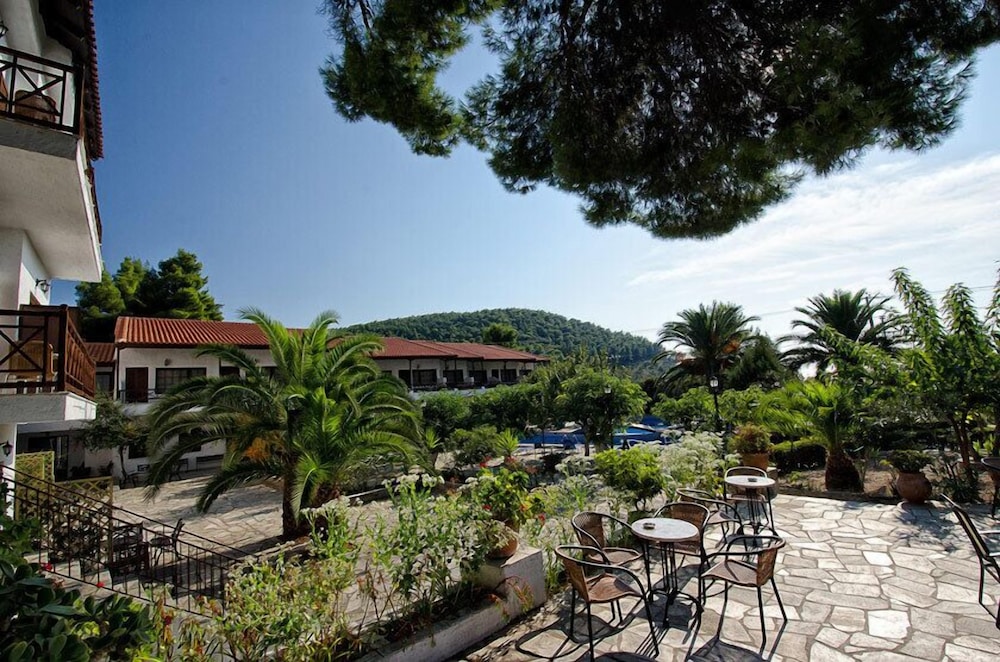 Delphi Resort 62/66