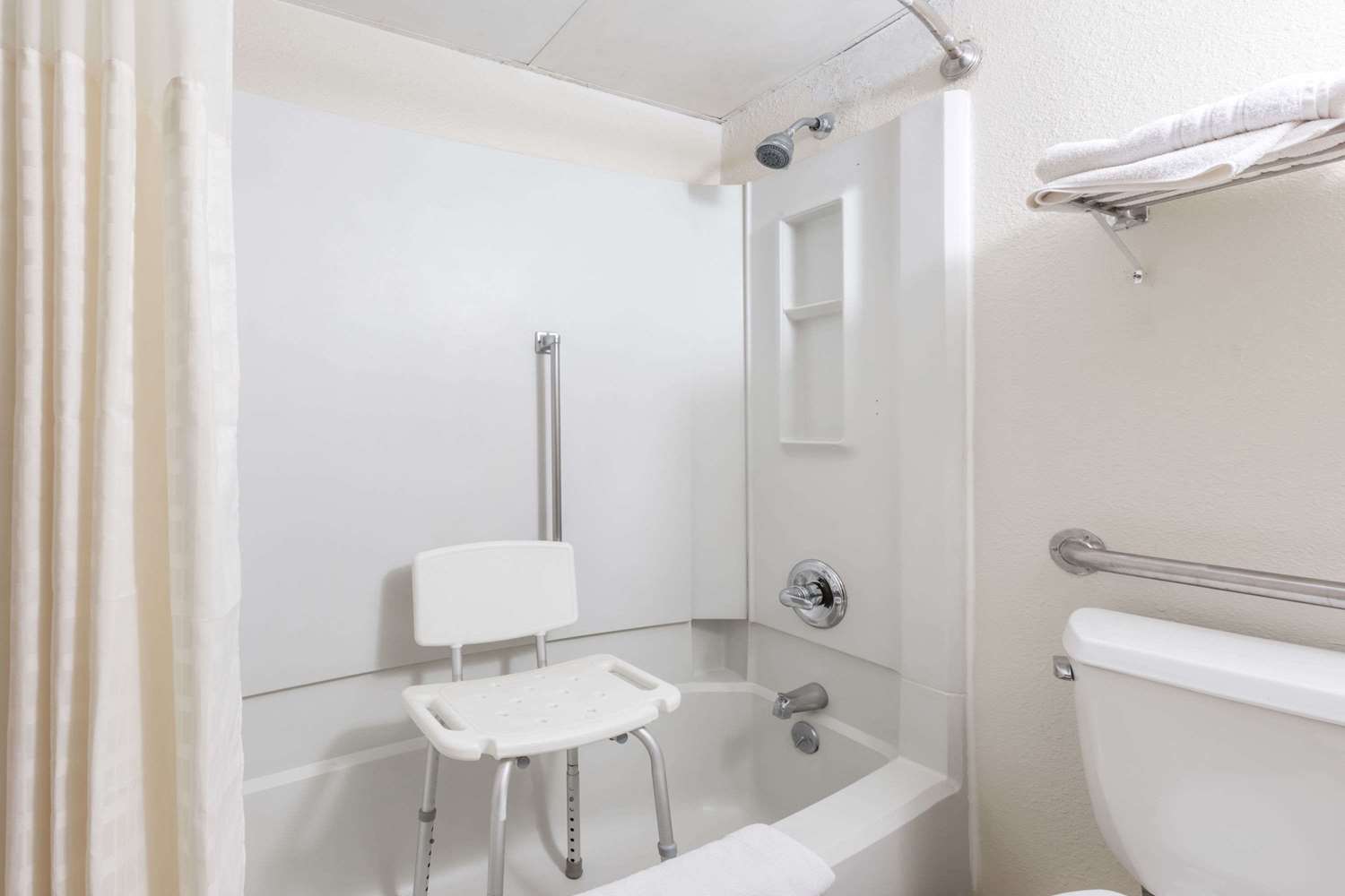 Days Inn by Wyndham Midland 25/25