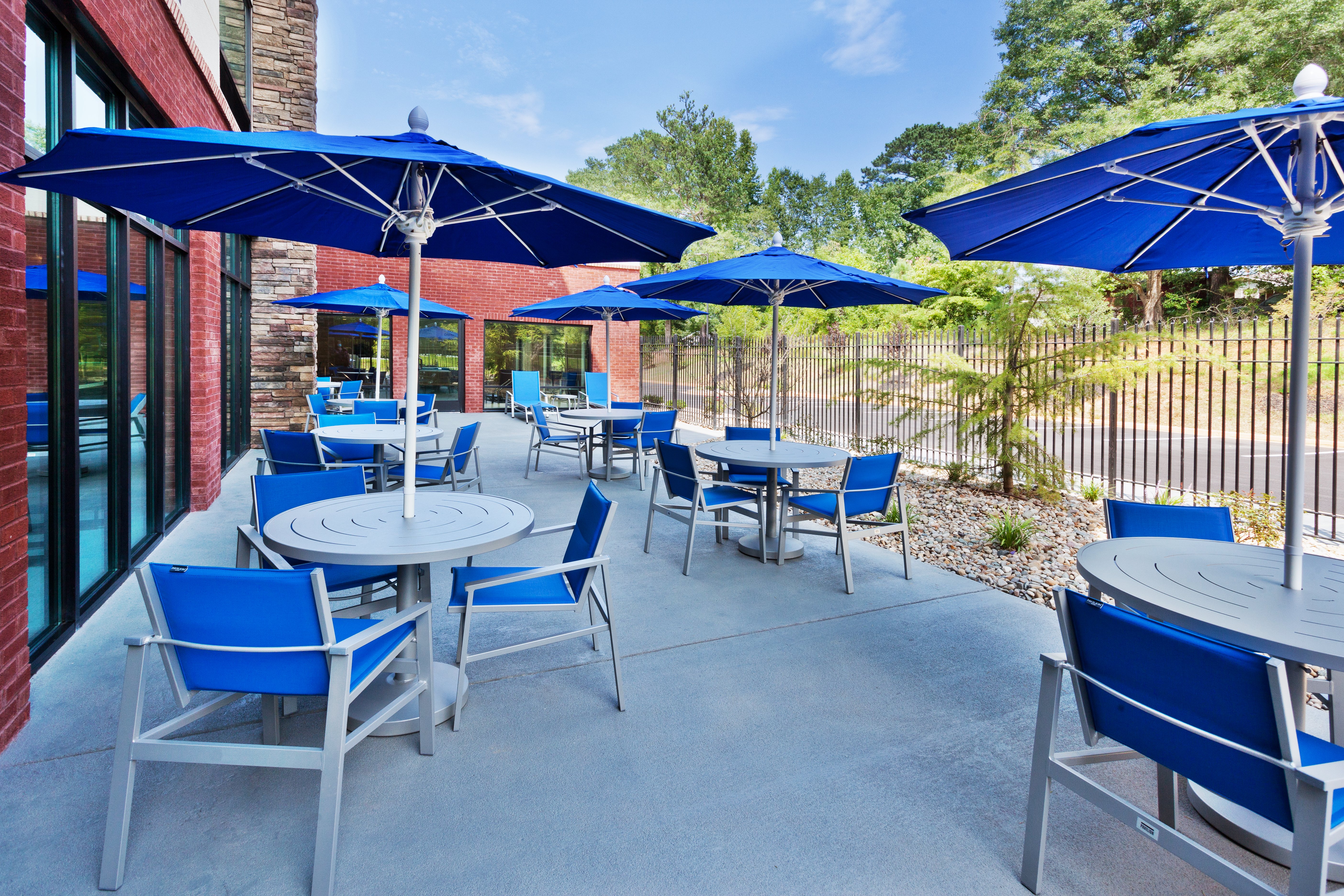 Holiday Inn Express & Suites Fayetteville 59/62
