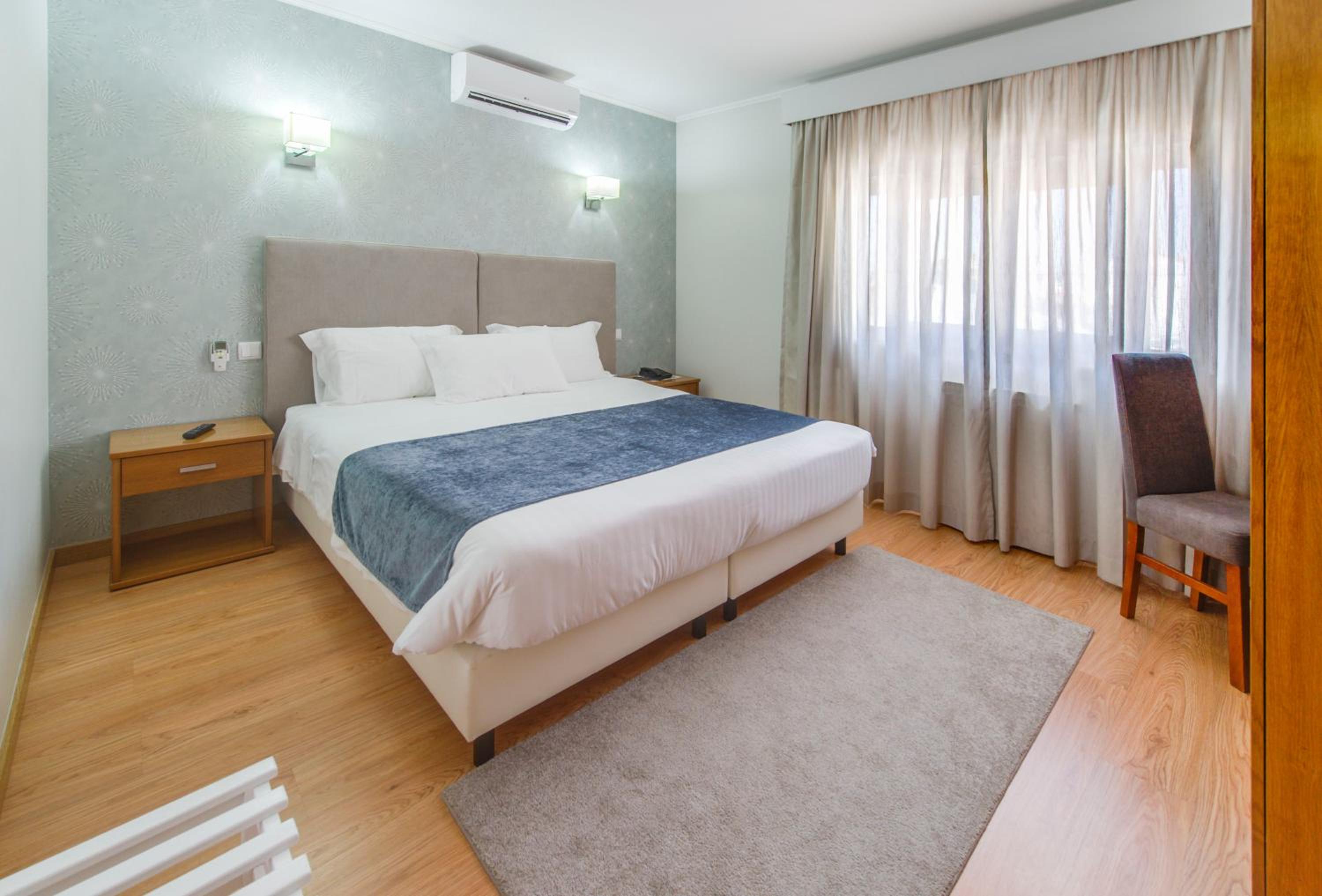 Hotel D. Dinis 12/50