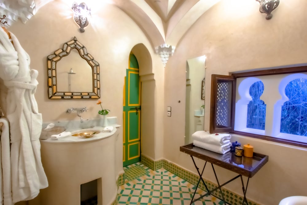 Riad Kaiss By Anika 8/70