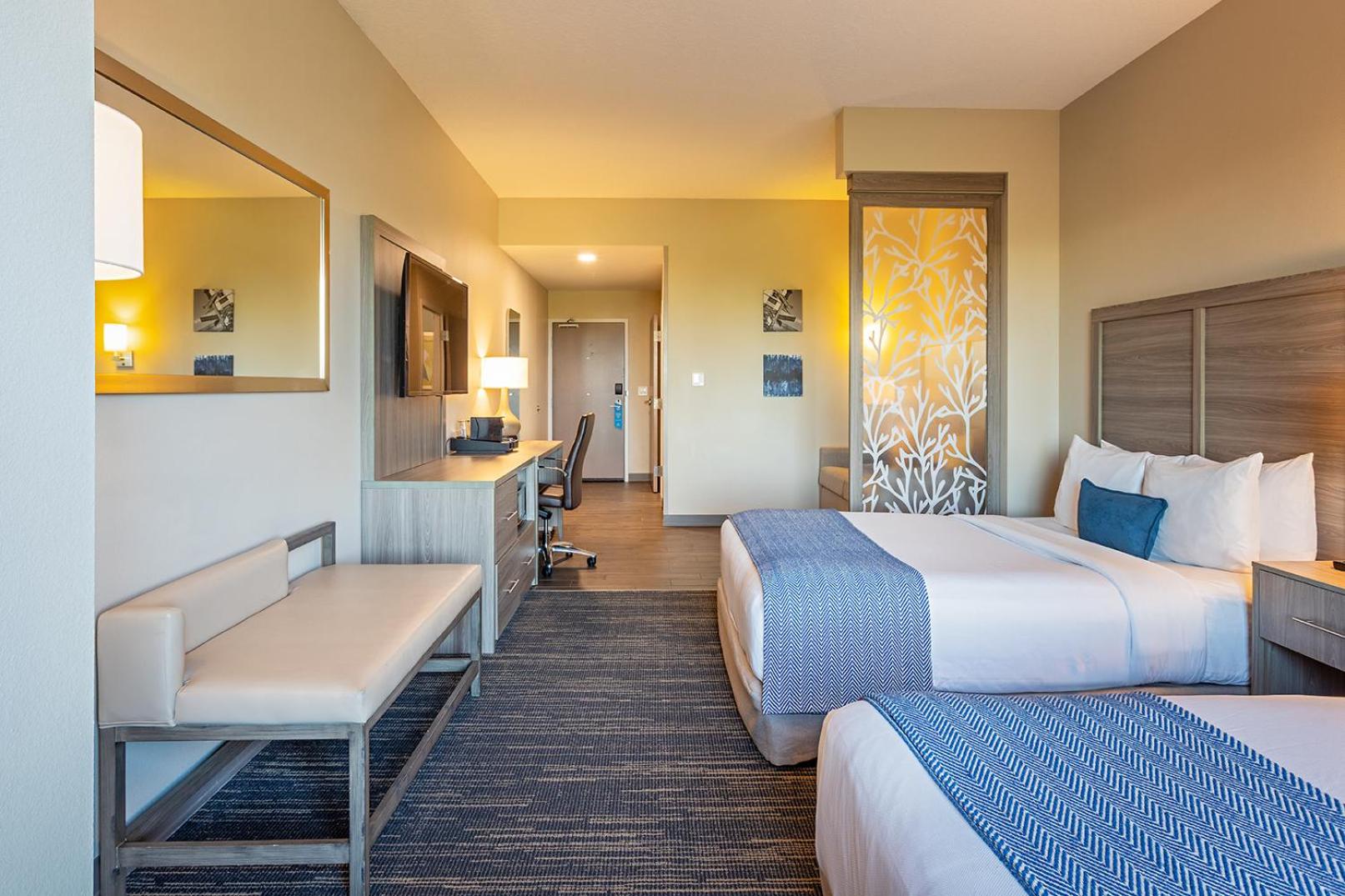 Suite, Triple, 2 Queen Beds, Accessible