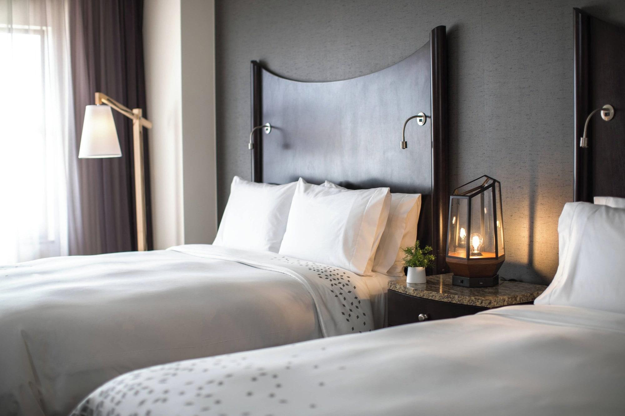 Club, Multiple Beds، Renaissance Raleigh North Hills Hotel 3/3