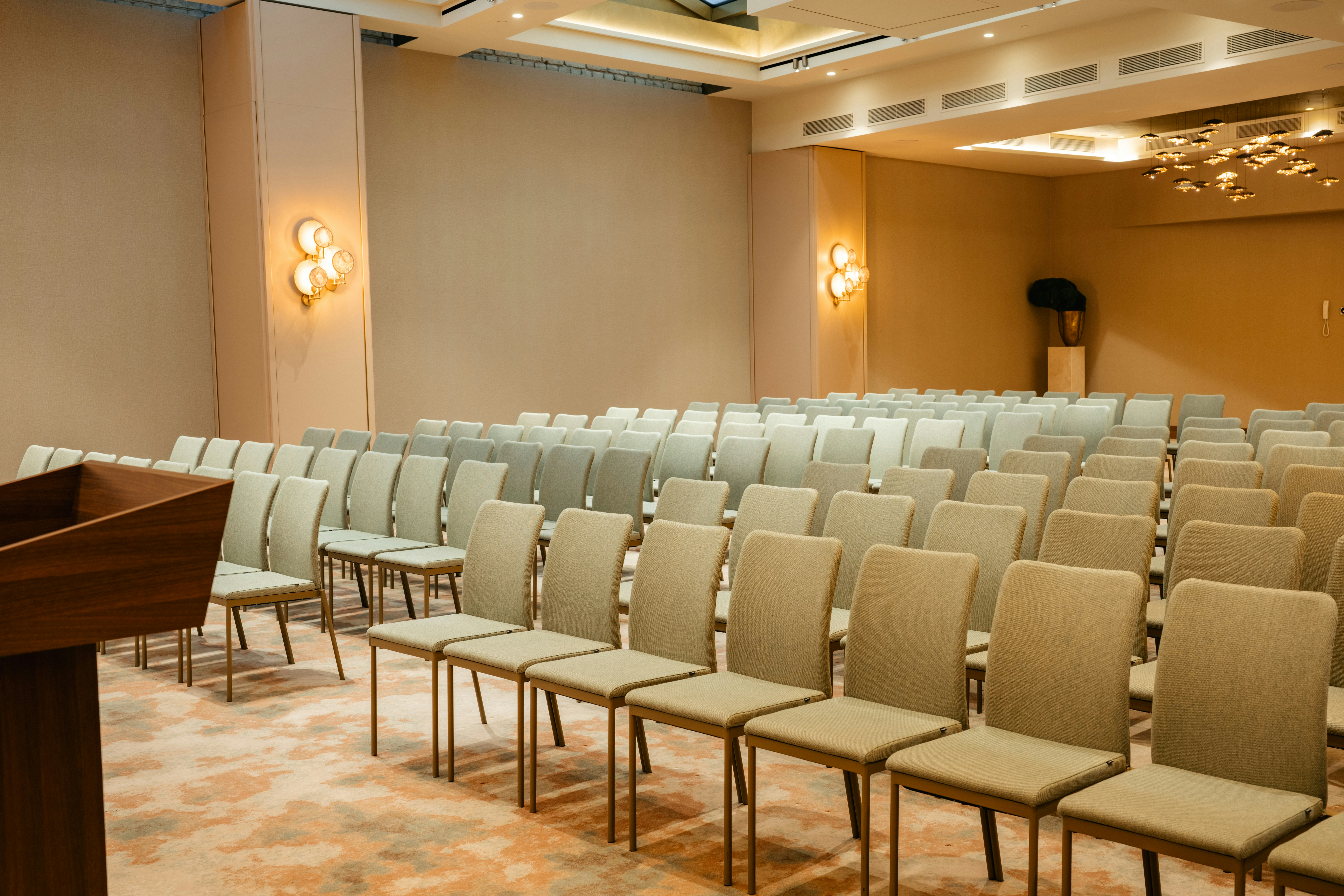 Grand Hotel Vilnius, Curio Collection by Hilton 40/47