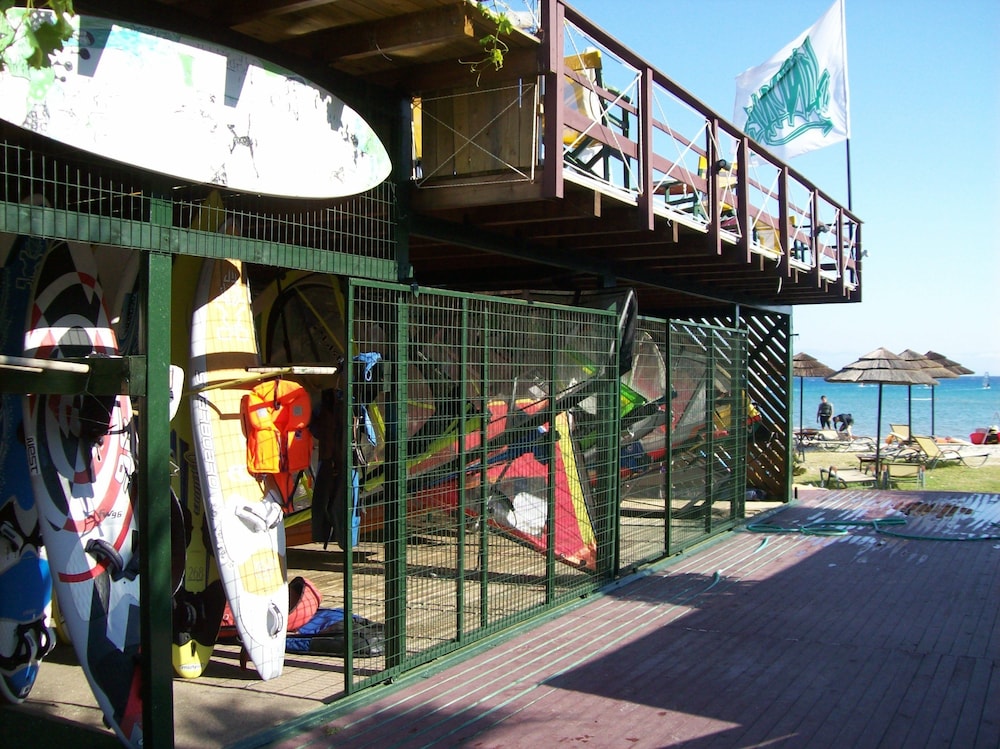 GRAND NEFELI HOTEL 40/50