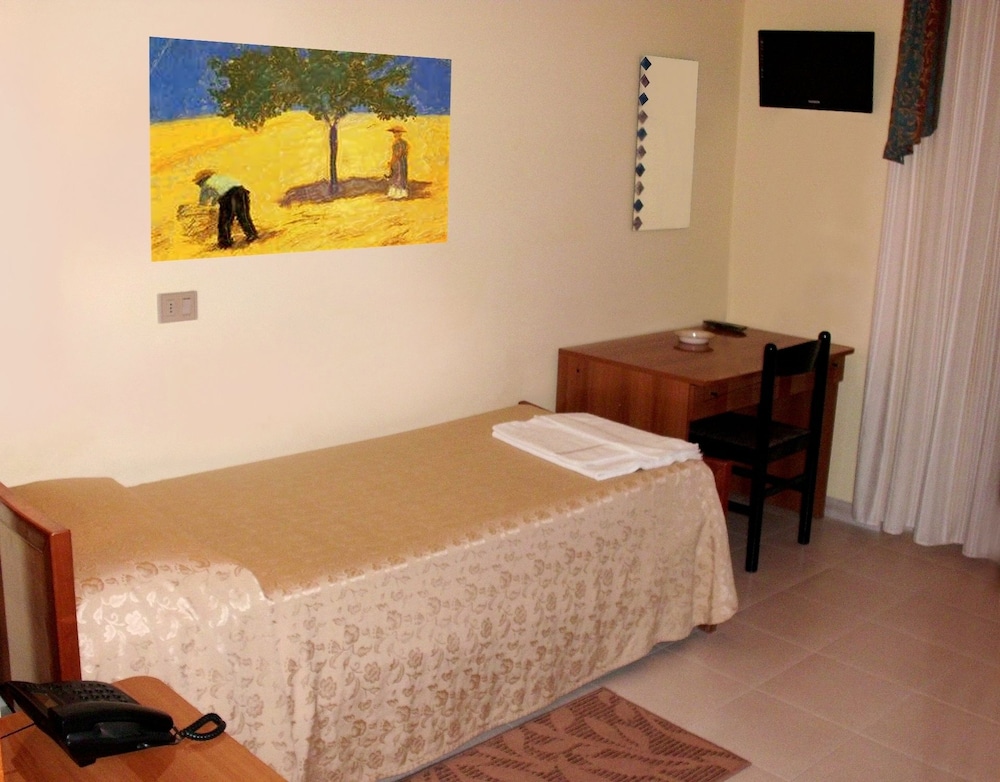 Cordial Hotel 8/33