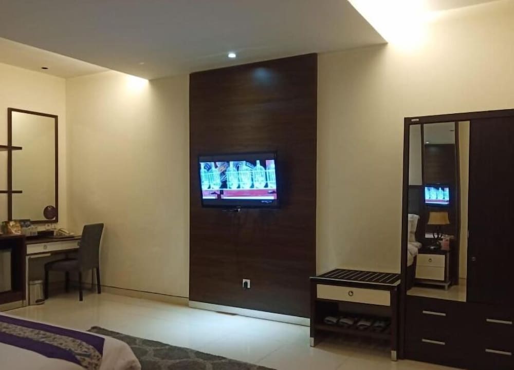 Ayla City Hotel 37/57