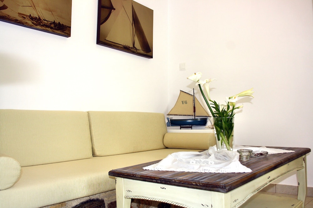 Mariakis Luxury Studios 10/42