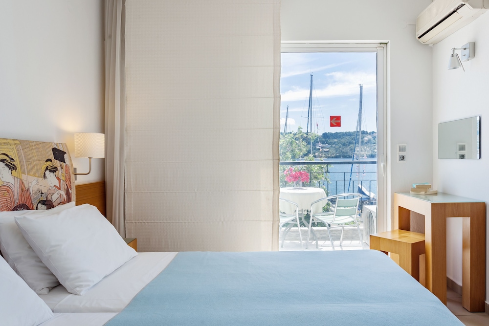 Hotel Akti 10/57