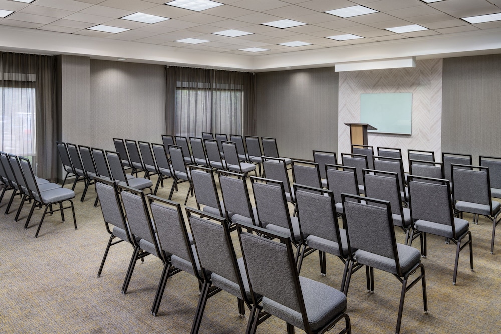 Springhill Suites By Marriott Newark Liberty International 40/45