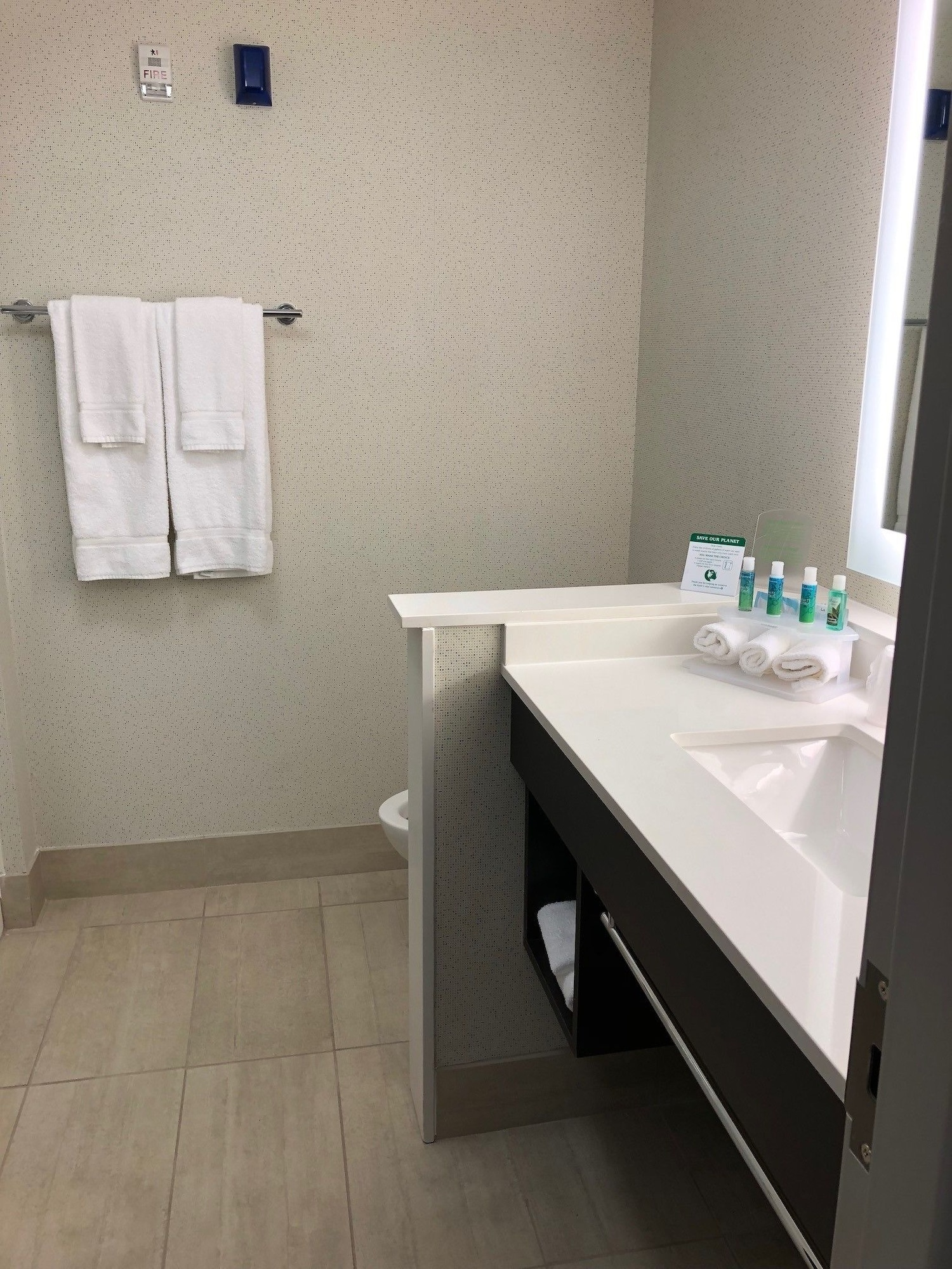 Suite, 2 Queen Beds 4/4