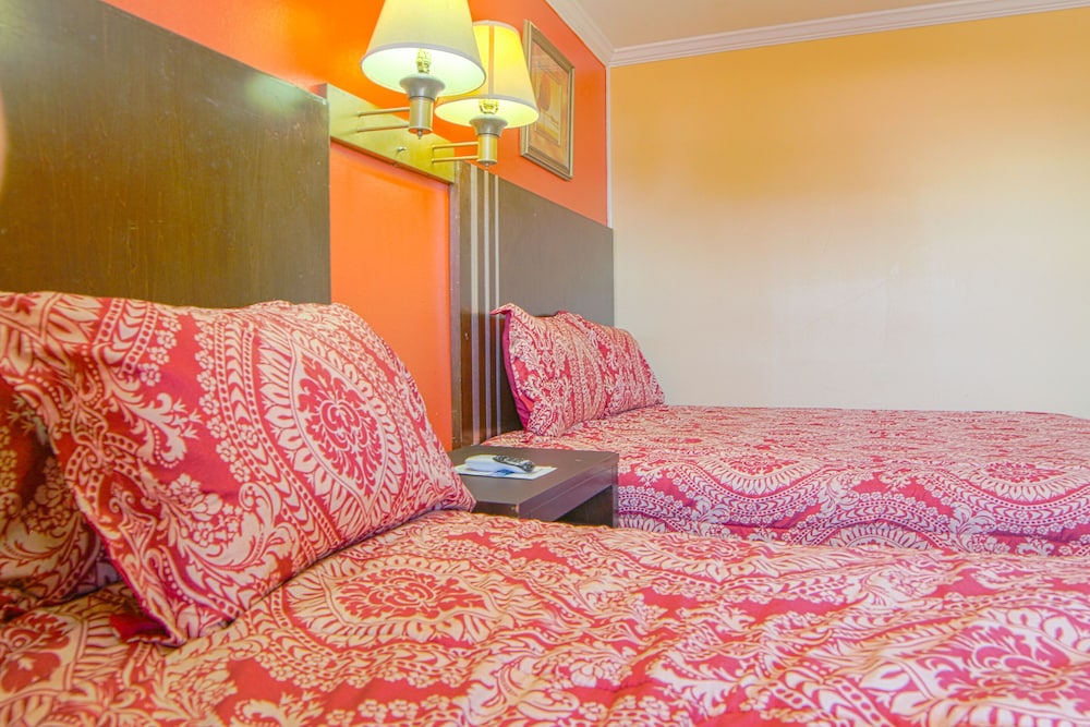 Economy Inn By OYO Lockport near Houma 13/34