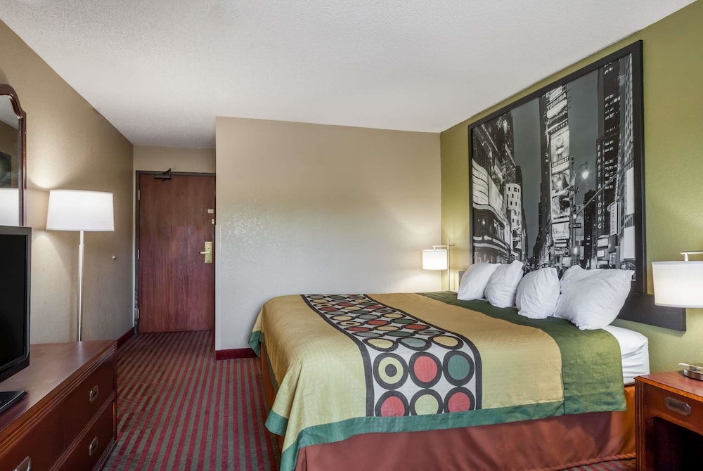Super 8 By Wyndham Amsterdam 24/38