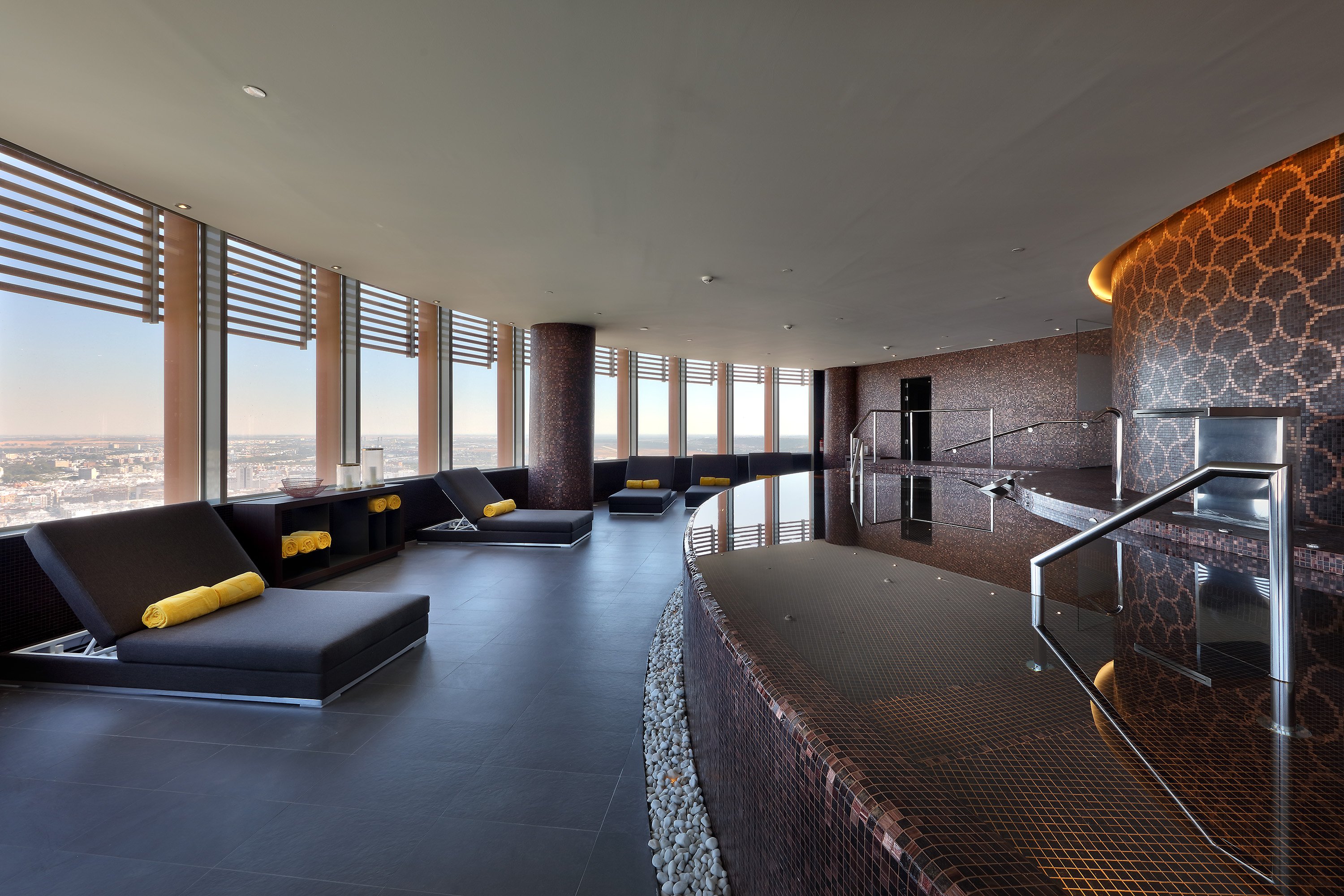 Eurostars Torre Sevilla 33/76